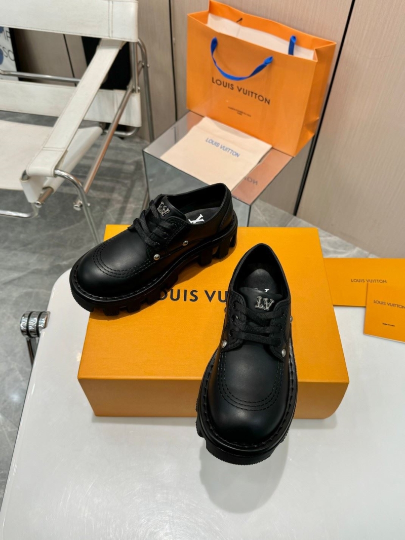 l0vis Vvtt0n loafers